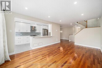 6065 Pineglade Crescent in Ottawa, ON - Building Photo - Building Photo