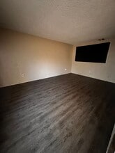 5808 Almendra Ct in Bakersfield, CA - Building Photo - Building Photo