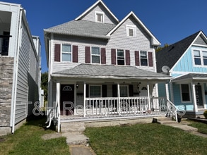 2114 Woodlawn Ave in Indianapolis, IN - Building Photo - Building Photo