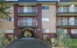 Martin Manor in White Rock, BC - Building Photo