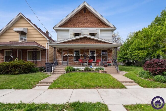 property at 223 E Weber St