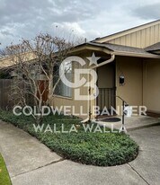 107-117 S Blue St in Walla Walla, WA - Building Photo