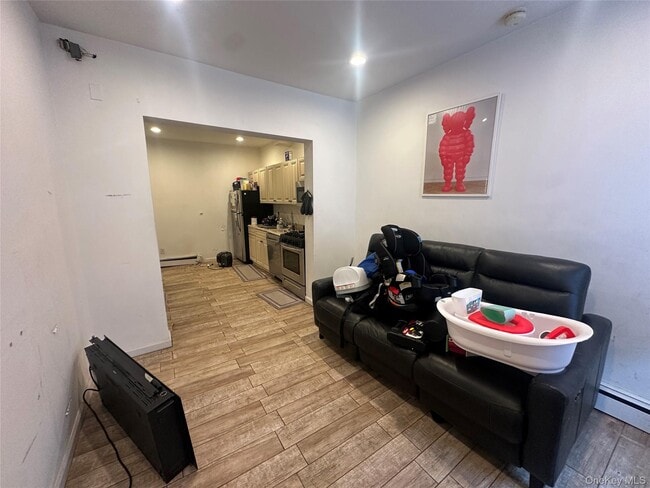 8 Lafayette St in Williston Park, NY - Building Photo - Building Photo