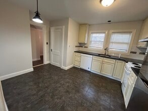 30 Stearns Rd in Belmont, MA - Building Photo - Building Photo