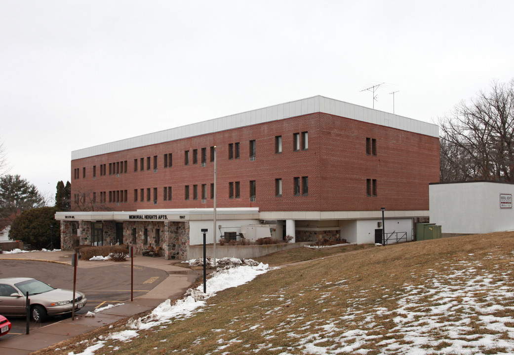 Memorial Heights Apartments in Menomonie, WI - Building Photo