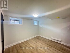 952 Main St E in Hamilton, ON - Building Photo - Building Photo