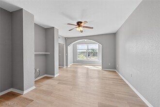 23680 Walden Center Dr in Bonita Springs, FL - Building Photo - Building Photo