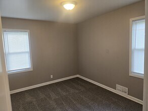32470 Donnelly St in Garden City, MI - Building Photo - Building Photo
