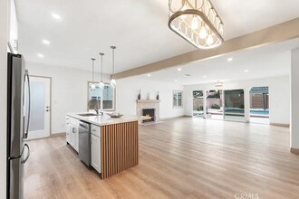 7009 Hatillo Ave in Winnetka, CA - Building Photo - Building Photo