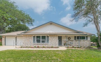 157 Persia Dr in Universal City, TX - Building Photo