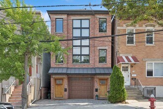 94 Leonard St in Jersey City, NJ - Building Photo - Building Photo
