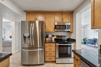 1044 E 400 S, Unit 202 A in Salt Lake City, UT - Foto de edificio - Building Photo
