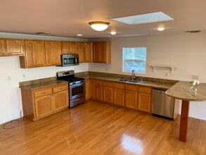 4635 Lindblade Dr in Culver City, CA - Building Photo - Building Photo