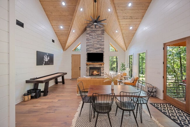 42 Hickory Rdg Rd
