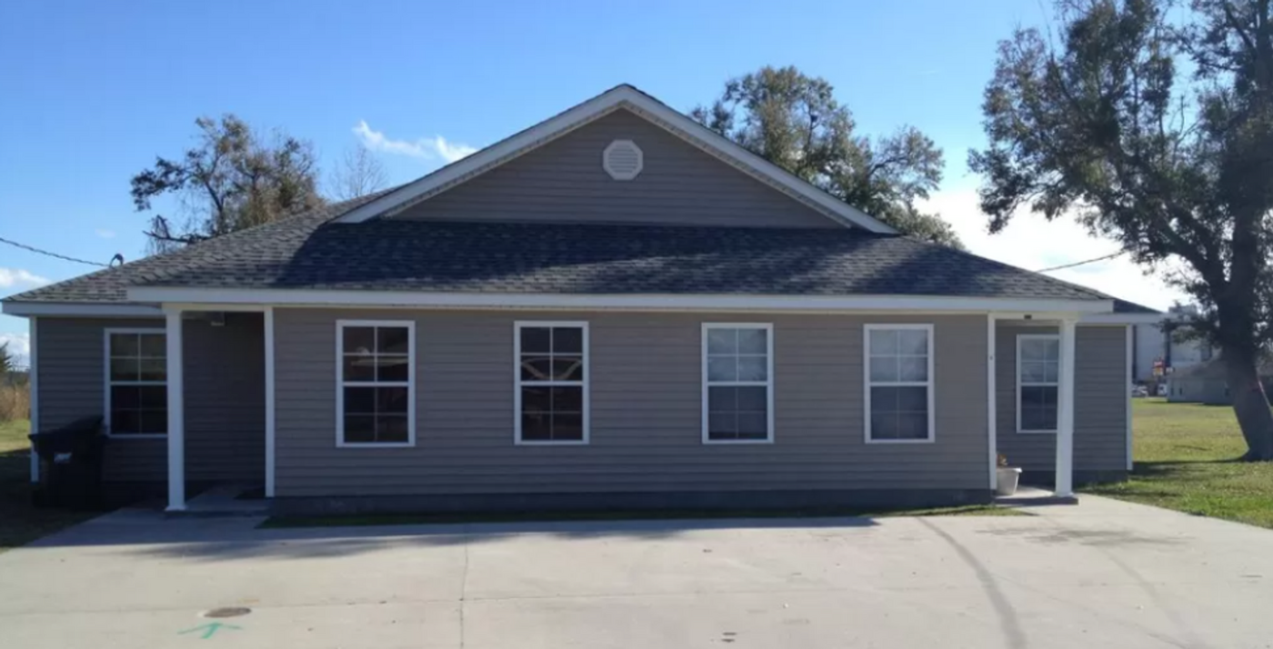 125 Carter St in New Iberia, LA - Foto de edificio