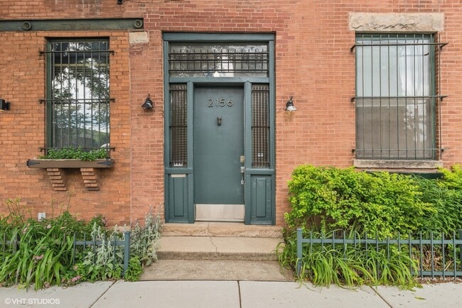 2156 W Hubbard St in Chicago, IL - Building Photo - Building Photo