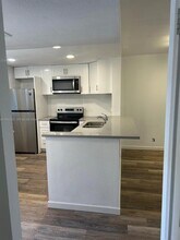 500 NE 12th Ave in Hallandale Beach, FL - Building Photo - Building Photo