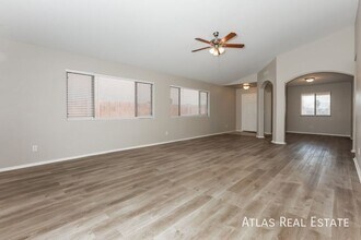 11018 W Mountain View Dr in Avondale, AZ - Foto de edificio - Building Photo