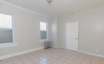 345 Elm St in Perth Amboy, NJ - Building Photo - Building Photo