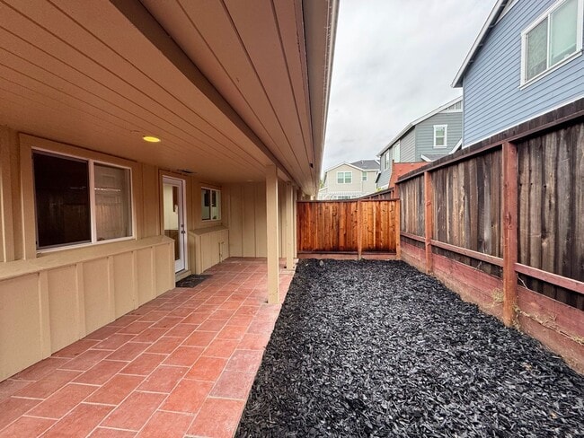310 Hansbery Way in Santa Rosa, CA - Building Photo - Building Photo