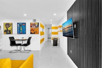 923 NW 110th St in Miami, FL - Building Photo - Building Photo