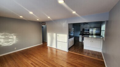 9037 S 51st Ave in Oak Lawn, IL - Building Photo - Building Photo