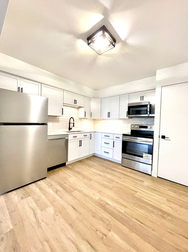 property at 1424 Lake Shore Dr