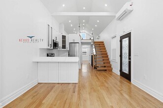 21-28-28 48th St in Queens, NY - Building Photo - Building Photo