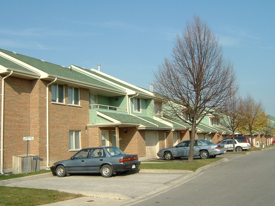 Bowmanville Heights in Clarington, ON - Building Photo