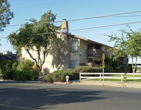 North Chestnut 6 Plex in Fresno, CA - Foto de edificio - Building Photo