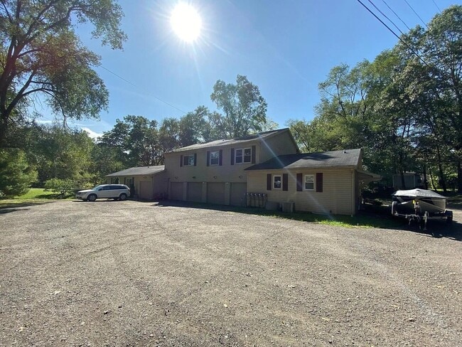 260 W Unadilla St in Pinckney, MI - Building Photo - Building Photo