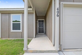 406 Munson St in Denison, TX - Building Photo - Building Photo