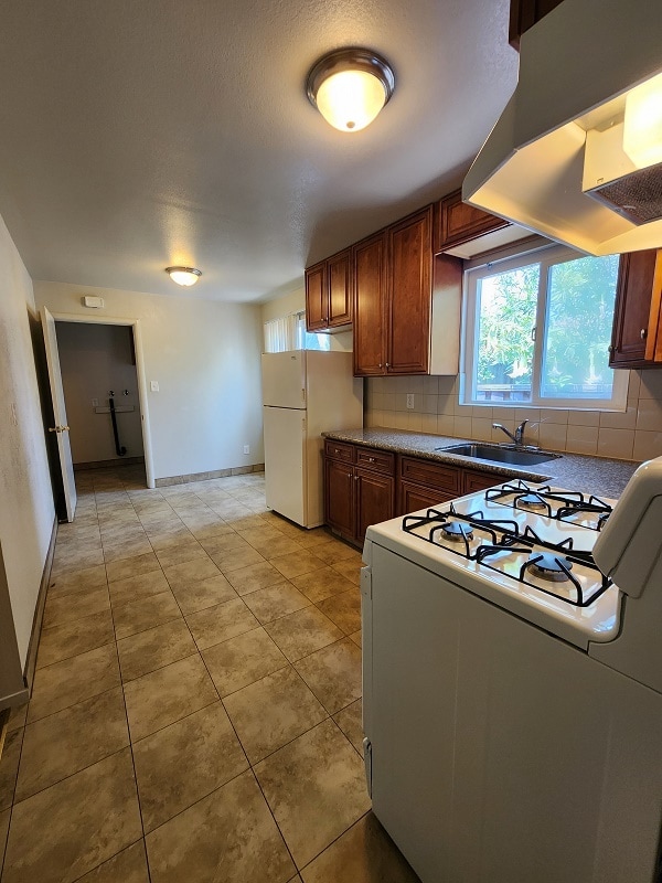 455 Central Ct in San Leandro, CA - Foto de edificio - Building Photo