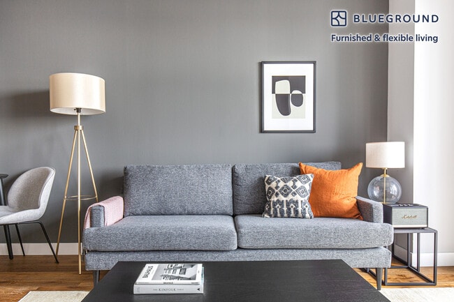 560 W 43rd St in New York, NY - Building Photo - Building Photo