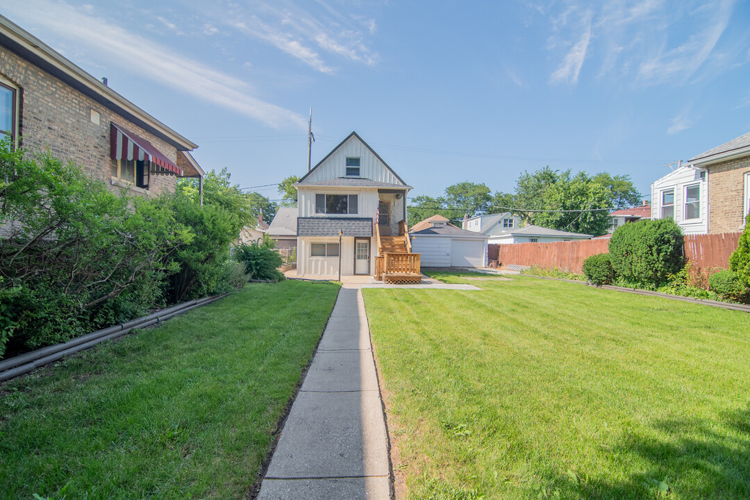 4734 W Altgeld St in Chicago, IL - Building Photo