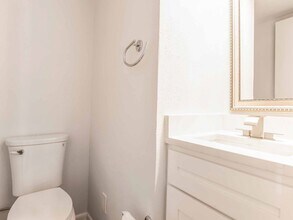 2400 Julian St in Houston, TX - Building Photo - Building Photo