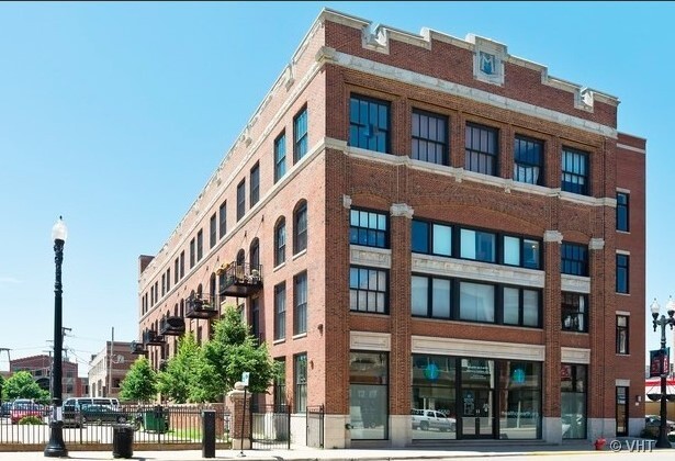 2332 S Michigan Ave in Chicago, IL - Building Photo