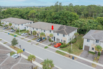 1340 Pioneer Way in Royal Palm Beach, FL - Building Photo - Building Photo