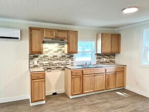 1623 E Sullenberger Ave in Malvern, AR - Building Photo - Building Photo