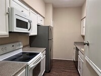 17629 Red Oak Dr photo'