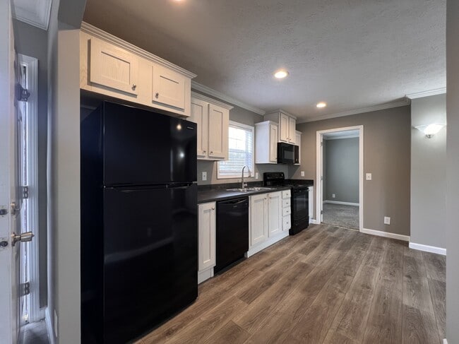 property at 71 W Sourwood Dr