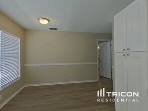 22809 St Thomas Cir in Lutz, FL - Building Photo - Building Photo