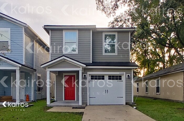 1335 Mull St in Jacksonville, FL - Foto de edificio