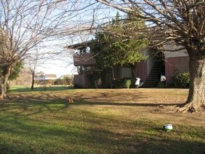 Sycamore Creek Apartments in Chico, CA - Foto de edificio - Building Photo
