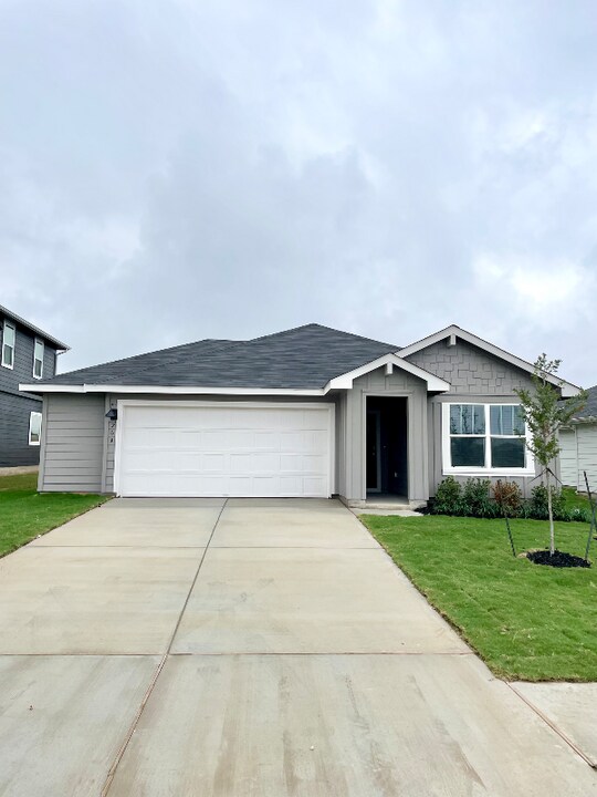 264 Denali Dr in Kyle, TX - Foto de edificio