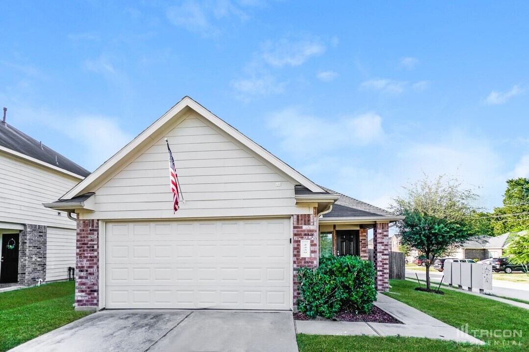 2439 High Island Way in Houston, TX - Building Photo