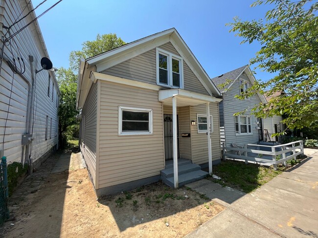 4203 Howlett Ave in Cleveland, OH - Building Photo - Building Photo