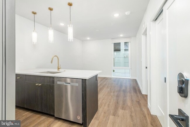 1102 Germantown Ave, Unit 307 in Philadelphia, PA - Foto de edificio - Building Photo