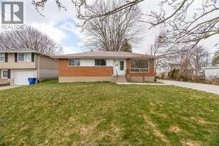 39 Alden St in Chatham, ON - Building Photo