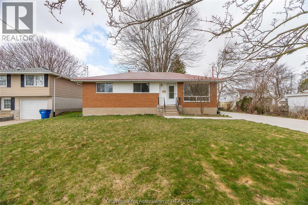 39 Alden St in Chatham, ON - Building Photo